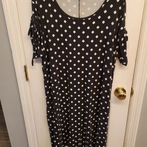 Terra & Sky 1x black and cream dress